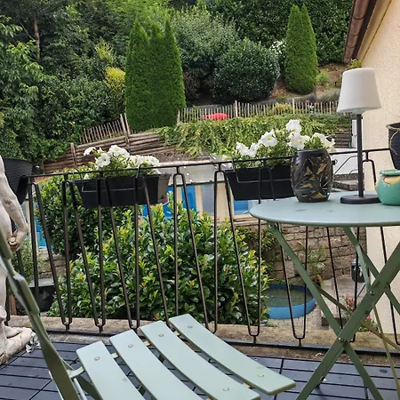 Large, Cozy H85 Cozy Castle Deggendorf
