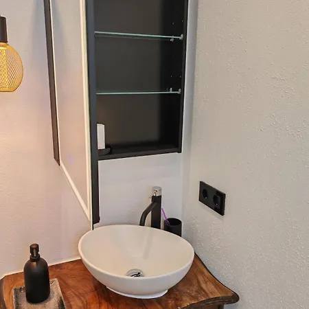 Large, Cozy H85 Cozy Castle Apartman Deggendorf