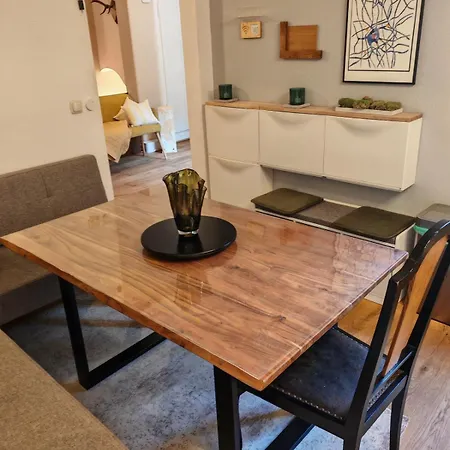 Large, Cozy H85 Cozy Castle Apartman